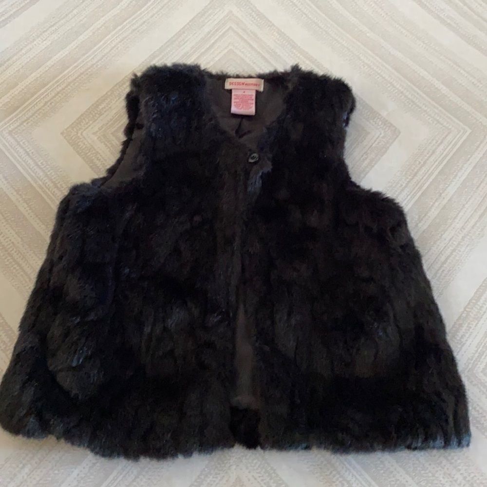 Design History Little Girls Black Faux Fur Vest
